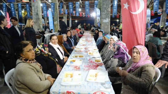 Başkan Çerçioğlu, Karacasu'da iftar programına katıldı