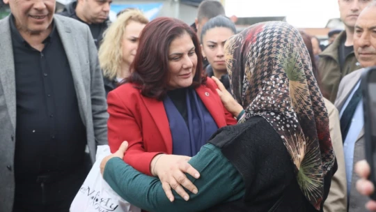 Başkan Çerçioğlu Karpuzlu pazarında vatandaşlarla buluştu