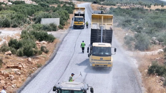 Başkan Çerçioğlu kırsal mahallelerde yol yenileme çalışmalarını sürdürüyor