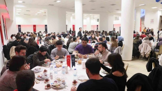 Başkan Çerçioğlu KPSS'ye hazırlanan gençlerle buluştu