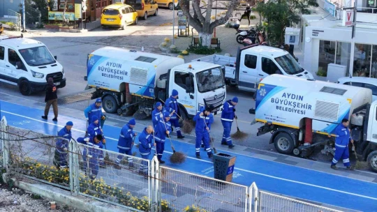 Başkan Çerçioğlu, Kuşadası'nda çevre bakım çalışmalarını sürdürüyor