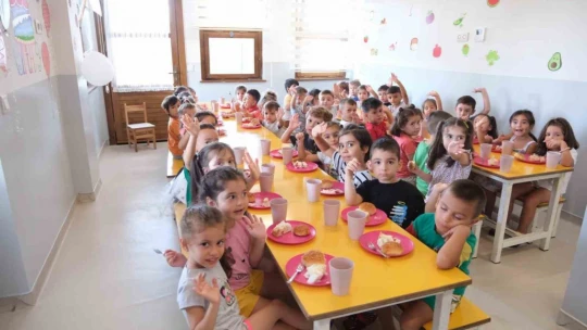 Başkan Çerçioğlu, minik öğrencilerle bir araya geldi
