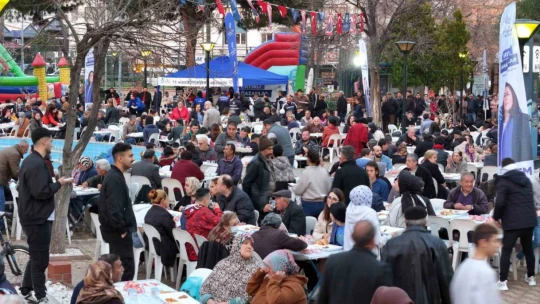 Başkan Çerçioğlu Nazilli'de iftarda vatandaşlarla buluştu