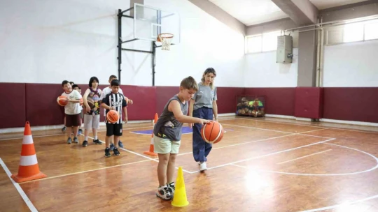 Başkan Çerçioğlu'ndan çocuklara yaz tatilinde spor desteği