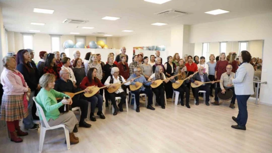 Başkan Çerçioğlu'nun başlattığı güz dönemi etkinlikleri Kuşadası'nda devam ediyor