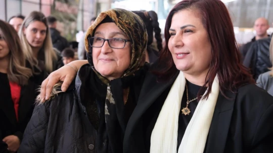 Başkan Çerçioğlu, pazaryerinde vatandaşlarla buluştu