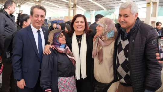 Başkan Çerçioğlu, pazaryerinde vatandaşlarla buluştu