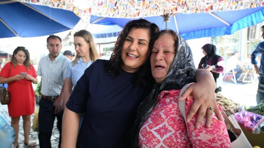 Başkan Çerçioğlu Salı Pazarı'nda vatandaşlarla buluştu