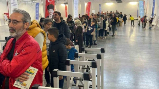 Başkan Çerçioğlu sevilen yazarları Aydınlılar ile buluşturmaya devam ediyor