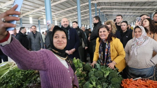 Başkan Çerçioğlu, Söke Bağarası Salı Pazarı'nda vatandaşlarla buluştu