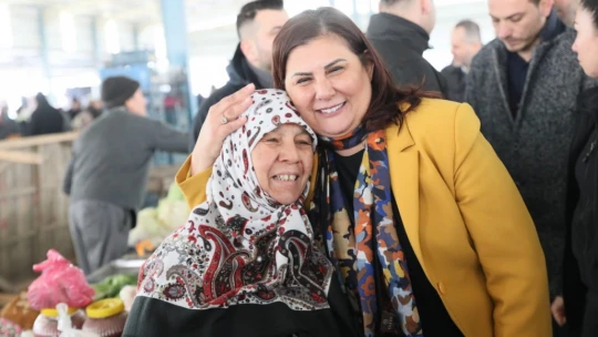 Başkan Çerçioğlu, Söke Bağarası Salı Pazarı'nda vatandaşlarla buluştu