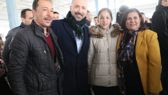Başkan Çerçioğlu, Söke Bağarası Salı Pazarı'nda vatandaşlarla buluştu