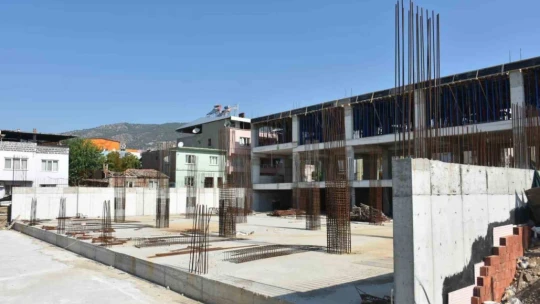 Başkan Erol'dan modern pazar yeri