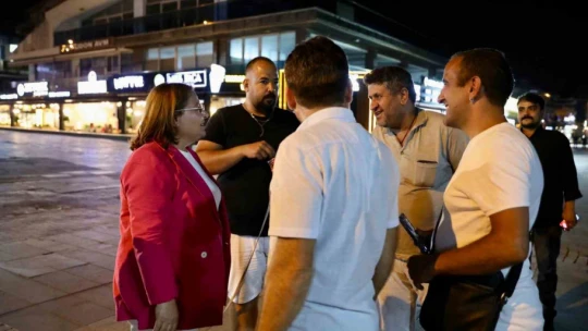 Başkan Gençay Altınkum'da vatandaşlarla bir araya geldi