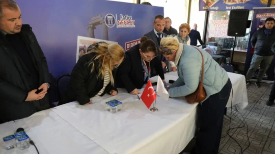 Başkan Gençay, Altınkum Mahallesi'nde vatandaşlarla buluştu