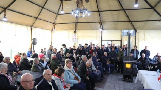 Başkan Gençay, Altınkum Mahallesi'nde vatandaşlarla buluştu