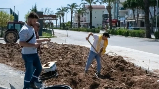 Başkan Gençay, Ayşenur Ezgi Eygi Parkı'ndaki çalışmaları yerinde inceledi