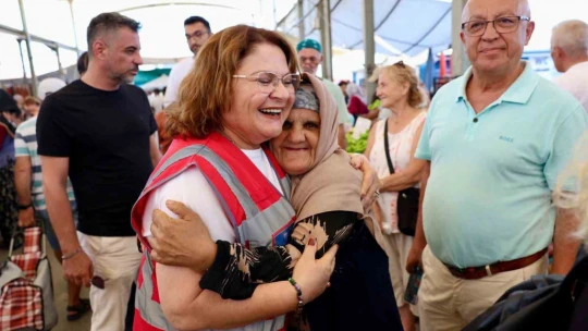 Başkan Gençay Cumartesi pazarında vatandaşlarla buluştu