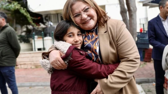 Başkan Gençay, pazarda vatandaşlarla buluştu