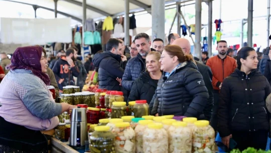 Başkan Gençay, vatandaşlarla bir araya geldi