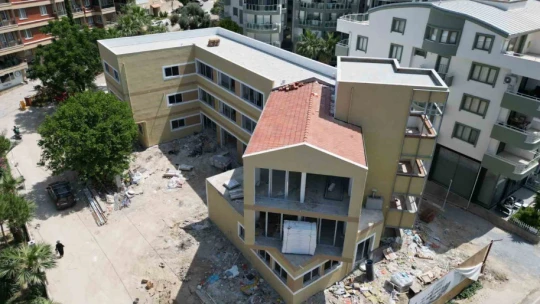 Başkan Günel Çocuk Bakım Evi ve Kadın Danışma Merkezi'nde incelemelerde bulundu