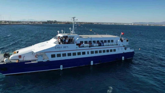 Başkan Günel Didim'den kalkan ilk deniz otobüsü seferine katıldı