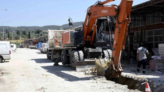 Başkan Günel, esnafa verdiği bir sözü daha yerine getirdi