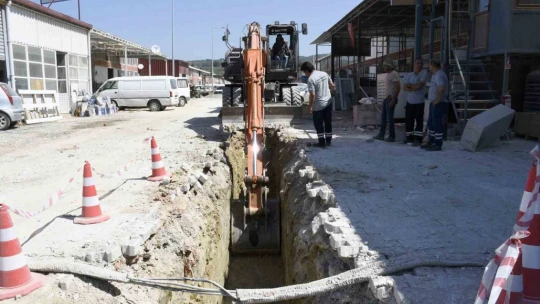 Başkan Günel, esnafa verdiği bir sözü daha yerine getirdi