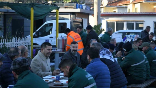 Başkan Günel, işçilerle kahvaltı yaptı