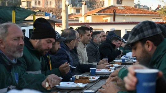 Başkan Günel, işçilerle kahvaltı yaptı