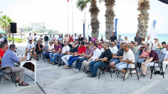 Başkan Günel Kadınlar Denizi Mahallesi esnafıyla bir araya geldi