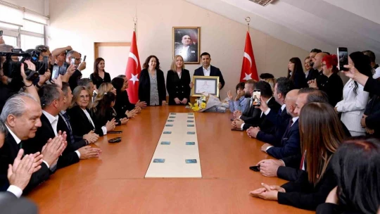 Başkan Günel, mazbatasını aldı