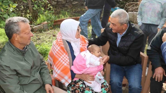 Başkan Kaplan'dan cumhuriyetle yaşıt Fatma nineye vefa
