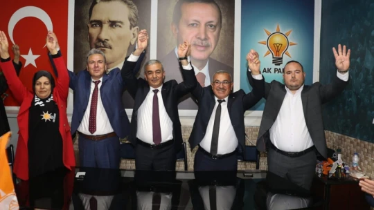 Başkan Kaplan, Koçarlı'da meşalelerle karşılandı