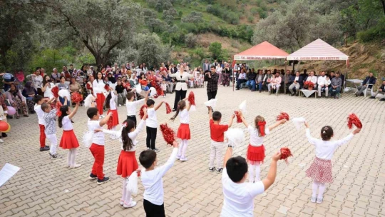 Başkan Kaya, çocukların mutluluğuna ortak oldu