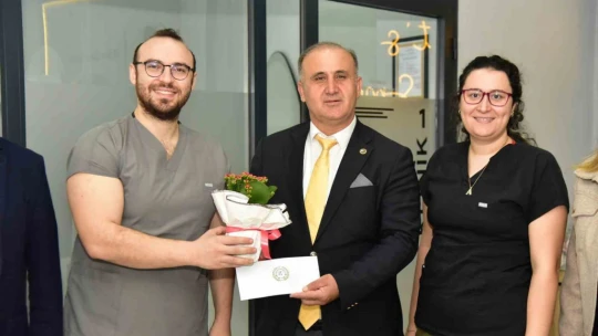 Başkan Kaya'dan diş hekimlerini unutmadı