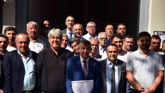 Başkan Kaya muhtarları yalnız bırakmadı