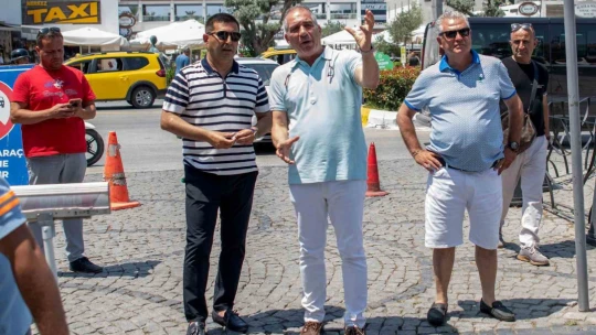 Başkan Ömer Günel'den turistik çarşı esnafı ile bir araya geldi