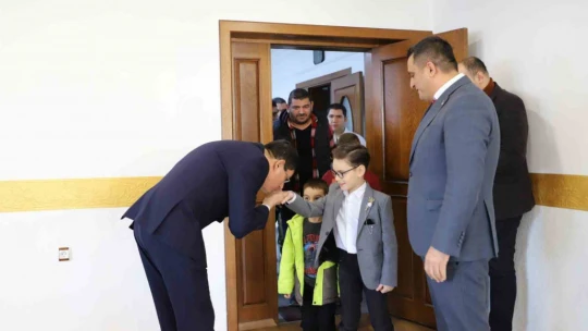 Başkan Özcan, Nazilli Ülkü Ocakları'nı ağırladı