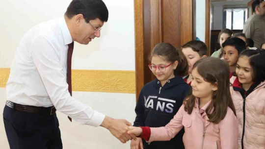Başkan Özcan, öğrencilerin sorularını yanıtladı