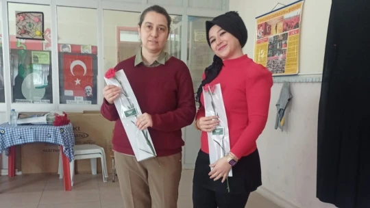 Başkan Özel öğretmenleri unutmadı