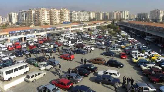 Başkan Özmeriç'ten oto alım satım işi yapan esnafa uyarı