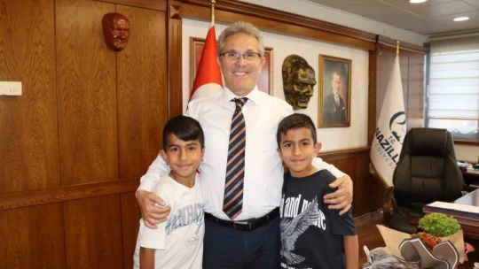 Başkan Tetik, 49 günde 15 bin kişiyi ağırladı