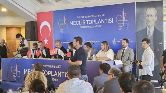 Başkan Tetik Ege Belediyeler Birliği encümen üyeliğine seçildi