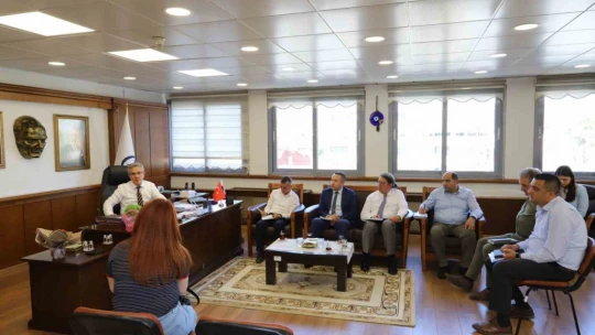 Başkan Tetik, Halk Günü'nde vatandaşın sorunlarını dinledi