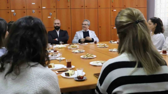 Başkan Tetik Öğretmenler Gününü'nü kutladı