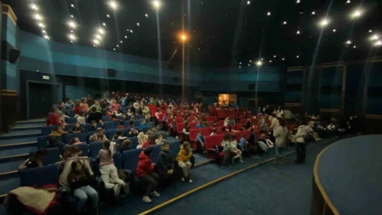 Başkan Tetik'ten minik öğrencilere sürpriz