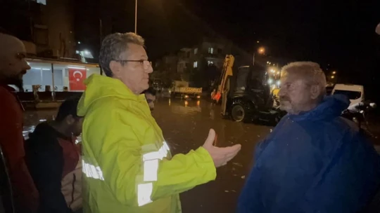 Başkan Tetik, yağmurdan etkilenen mahallelerde incelemelerde bulundu