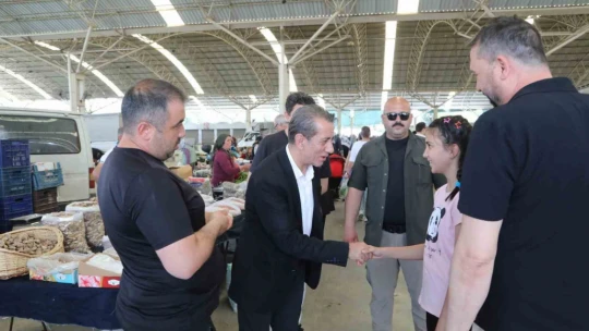 Başkan Yetişkin, bayramı vatandaşlarla iç içe geçirdi