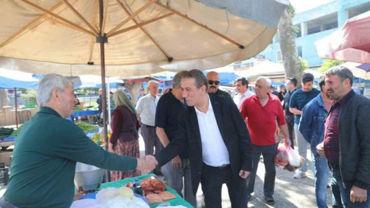 Başkan Yetişkin, bayramı vatandaşlarla iç içe geçirdi